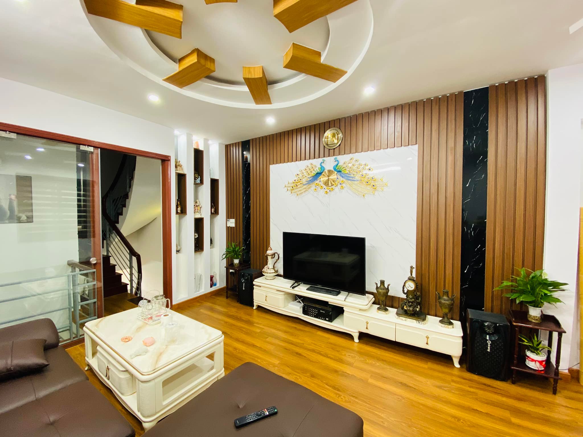 Bán nhà chính chủ phố VŨ Tông Phan- Ô tô vào nhà KInh doanh- 2 thoáng, 50M2 x4 Tầng giá 7.65 tỷ, ngõ thông.