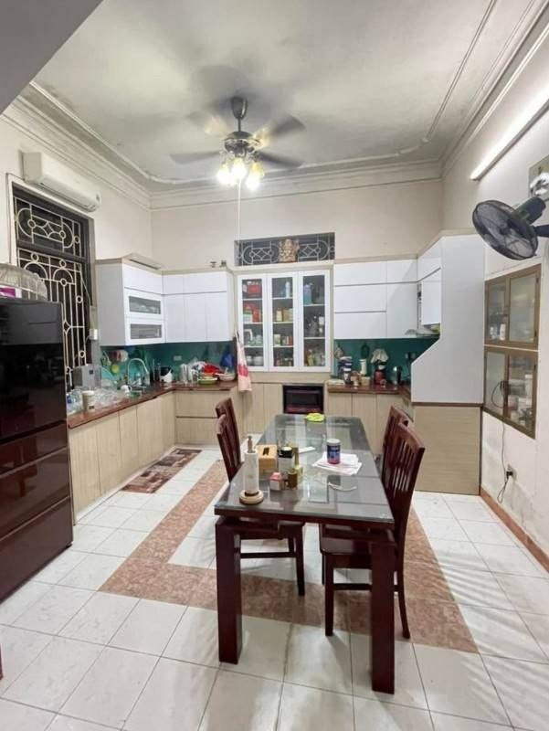 Cho thuê nhà riêng phố Bùi Ngọc Dương 30mx4 tầng, 3 phòng ngủ giá 10 triệu