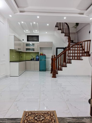 Bán nhà phố Lĩnh Nam, 5 tầng mới tinh, ngõ thông, sổ nở hậu, DT 44m2, giá 4 tỷ