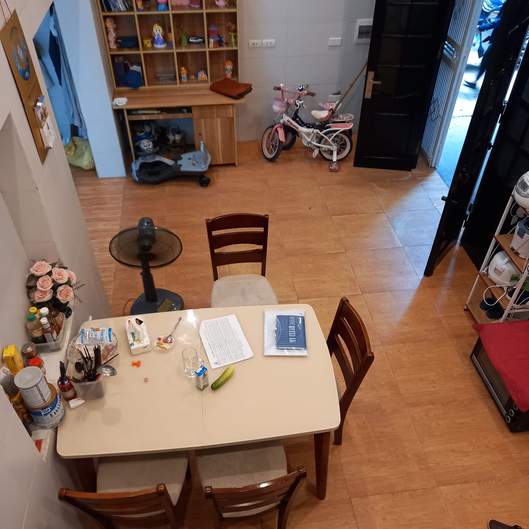 NHỈNH 3 TỶ CÓ NHÀ HỘ KHẨU HAI BÀ TRƯNG,LÔ GÓC, 24/41M2 x 4PN., SĐCC.