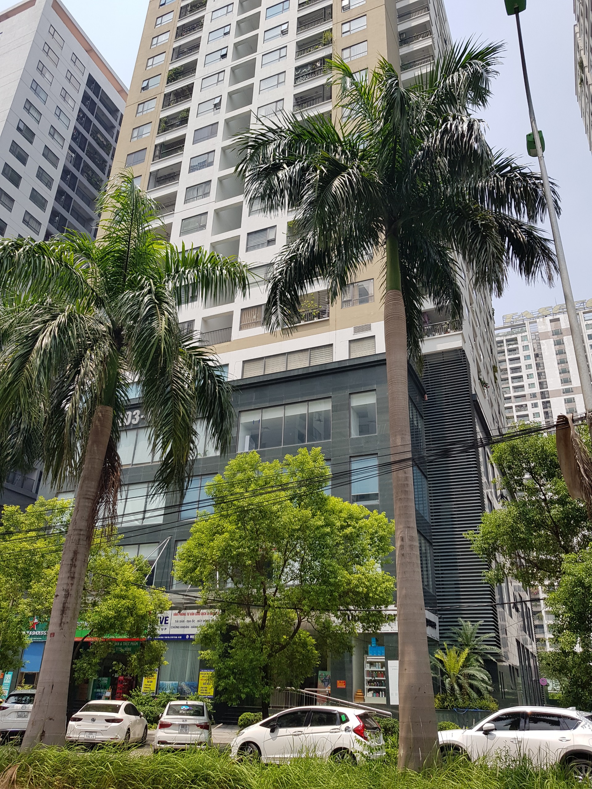 BÁN GẤP CHUNG CƯ NGOẠI GIAO ĐOÀN - DIỆN TÍCH RỘNG - 3 NGỦ