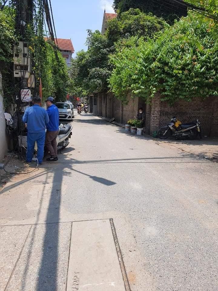 Biệt thự mặt phố Nghi Tàm Tây Hồ - Mặt tiền 7m – 3 thoáng – Kinh doanh khủng – 22 tỷ.