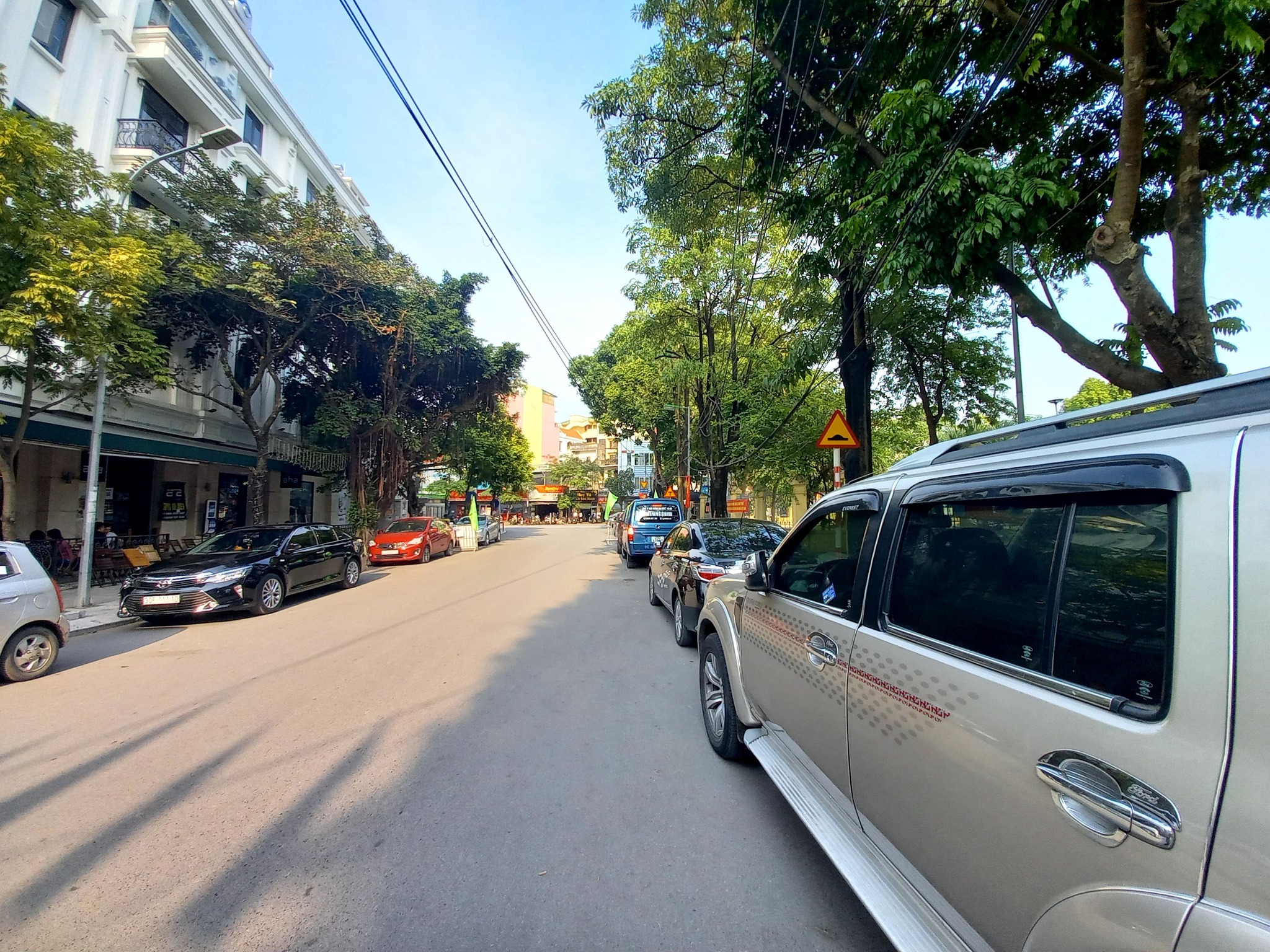 BÁN NHÀ RIÊNG LÔ GÓC, 6 TẦNG THANG MÁY Ở XUÂN LA, TÂY HỒ, NỘI THẤT SANG TRỌNG