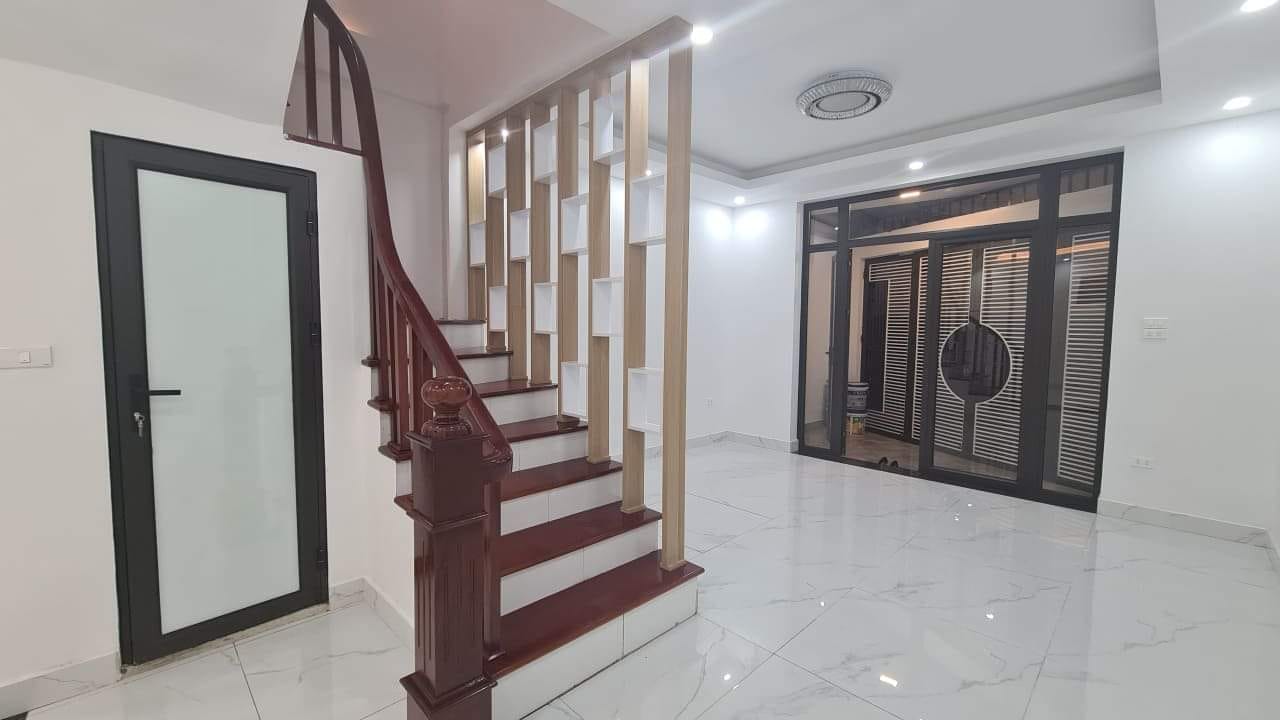 Nhà 4T x 45m Mt 4.5m Bồ Đề, Hồng Tiến, Long Biên, nhà siêu đẹp, nội thất xịn sò 6.7 tỷ