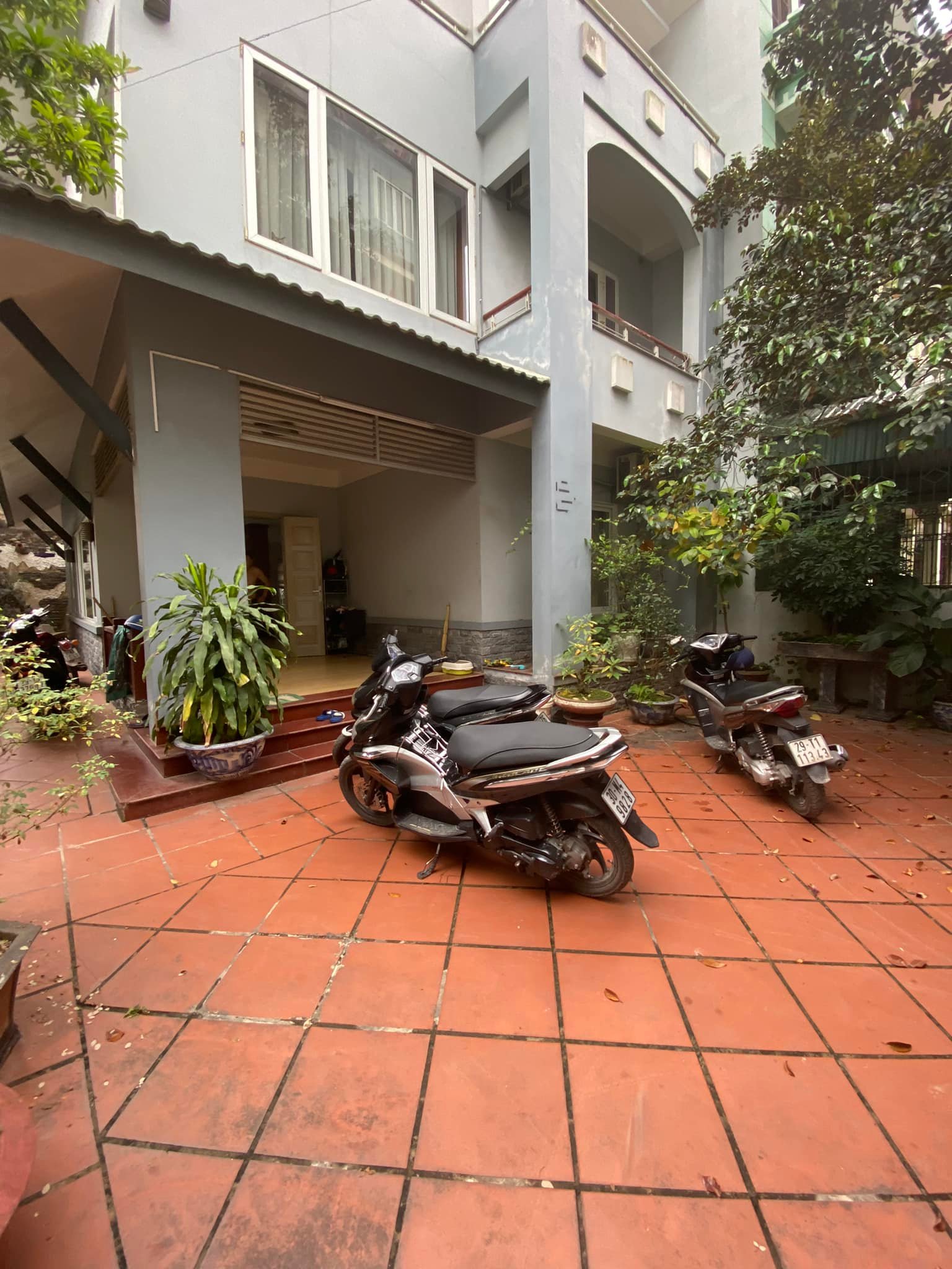 Bán biệt thự mi ni ngõ 487/…. cổ nhuế diện tích 164m2, 3 tầng, mặt tiền 8.2m, giá 11.7 Tỷ , Q. Bắc Từ