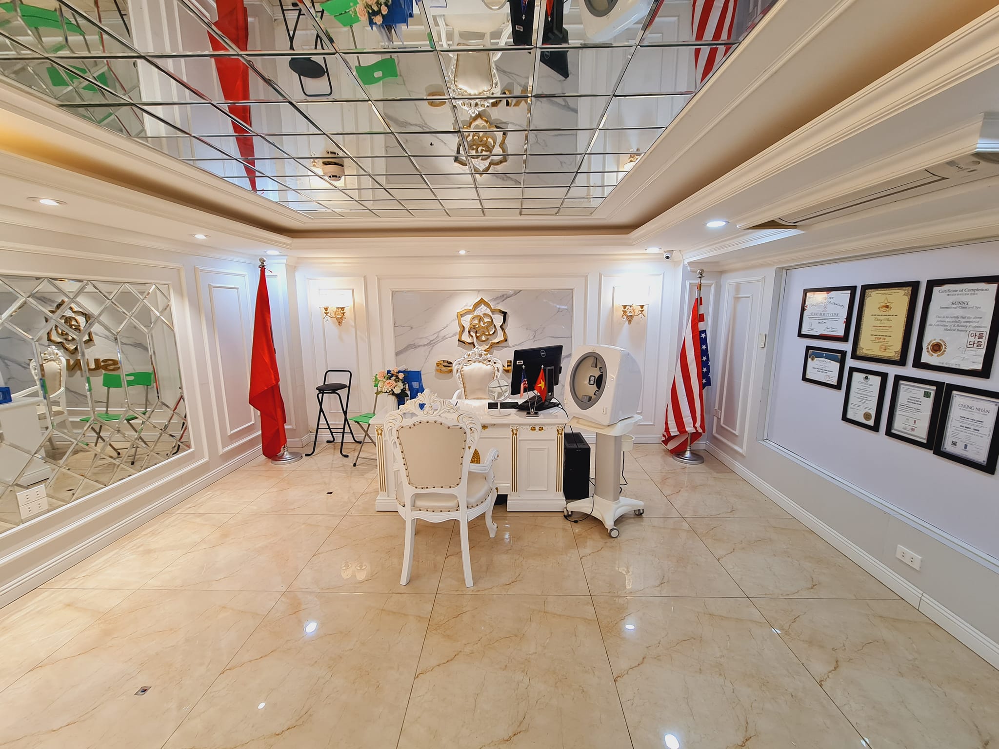 Nhà Triệu Đô Xã Đàn, Đống Đa cần bán diện tích 64m2 7 tầng thang máy, kinh doanh./