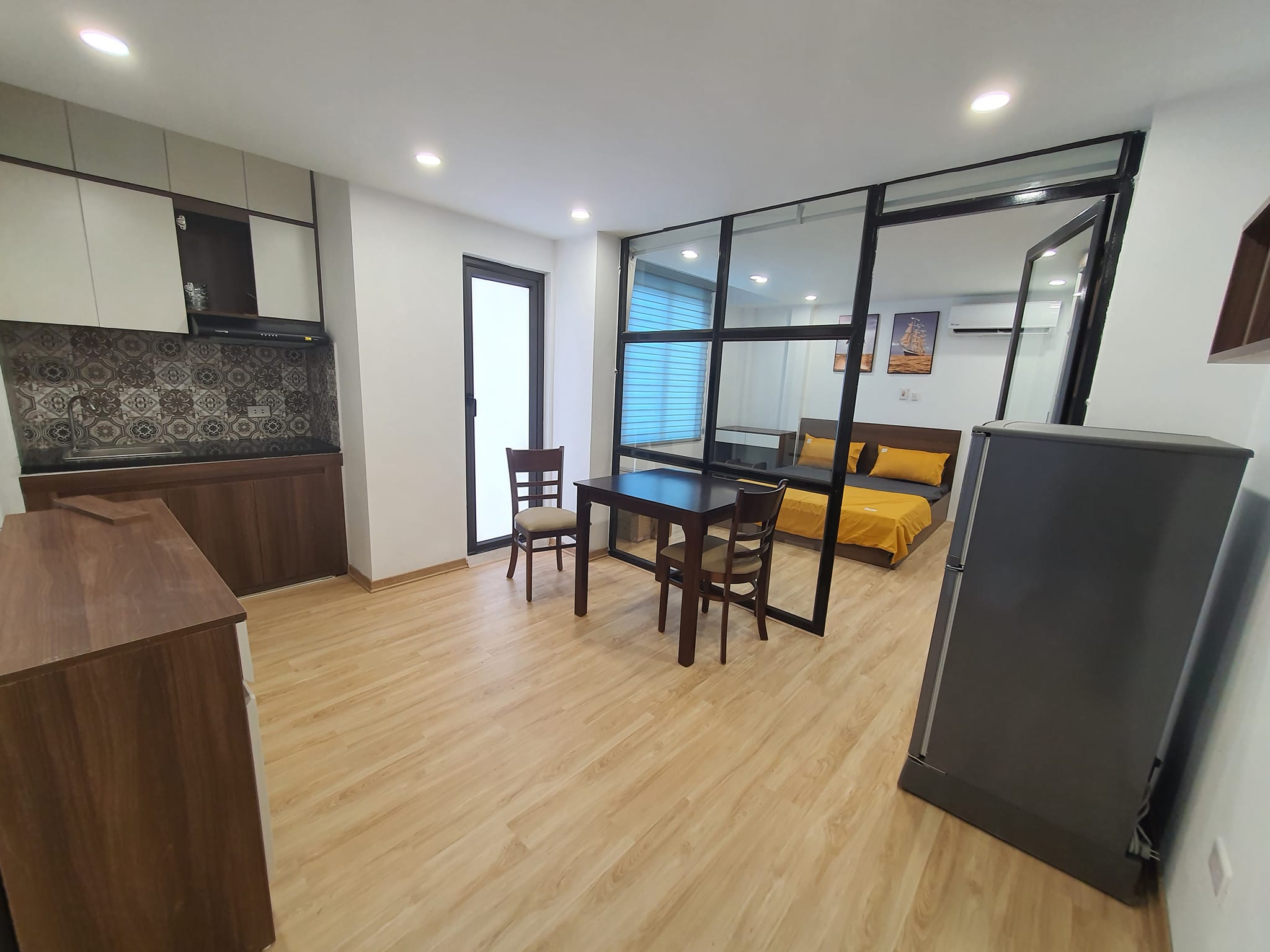 TRUNG TÂM CẦU GIẤY CẦU GIẤY- SÁT PHỐ-CĂN HỘ DỊCH VỤ 14 PHÒNG ĐÔI CAO CẤP- DOANH THU 1 TỶ/ NĂM