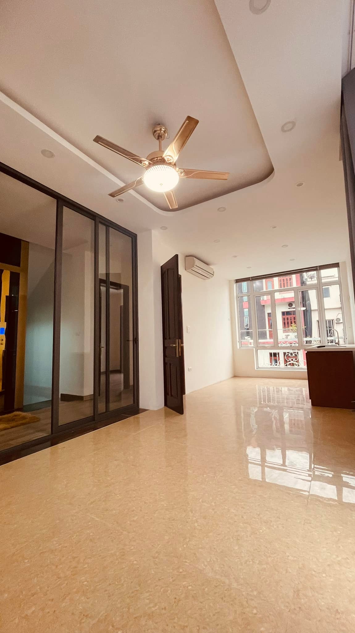 Bán biệt thự nhà số 4..tt.. nhìn ra hồ, Khu Đô Thị Thành Phố Giao Lưu 43… Phạm Văn Đồng diện tích 244m2,