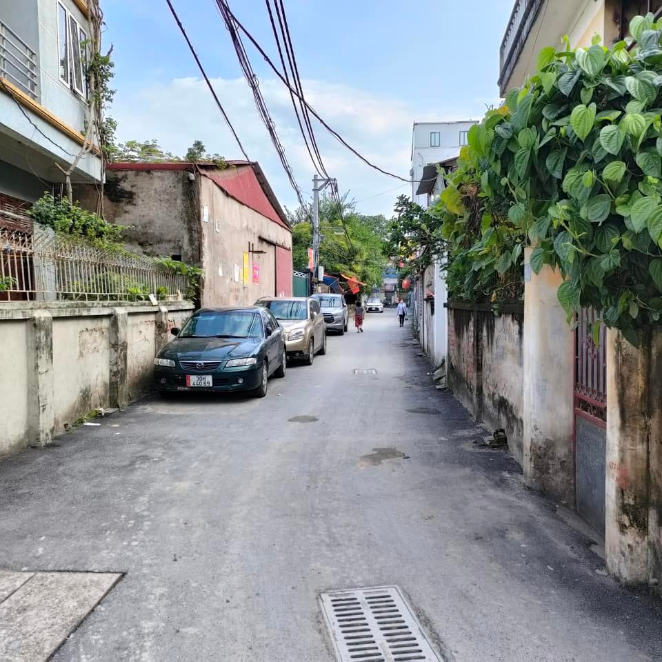 1 căn duy nhất ôtô vào nhà 3.99tỷ Nam Từ Liêm mặt tiền 4,7m; xây dựng 5 tầng kiên cố.