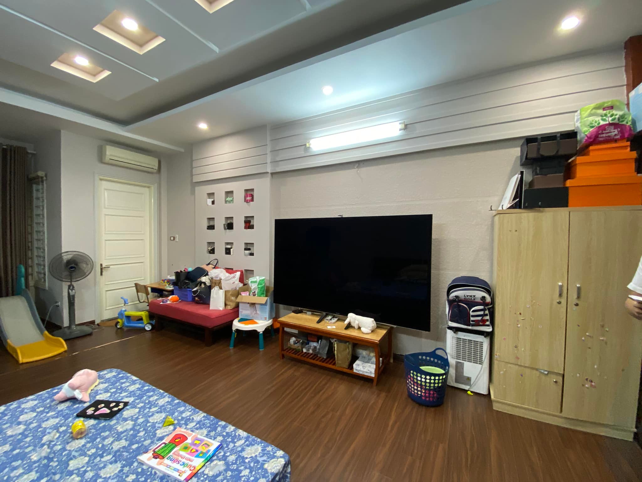 Bán nhà 4T Dương Quảng Hàm, Cầu Giấy, Mặt phố - Gara ô tô- Vỉa hè – KD-TT Quận