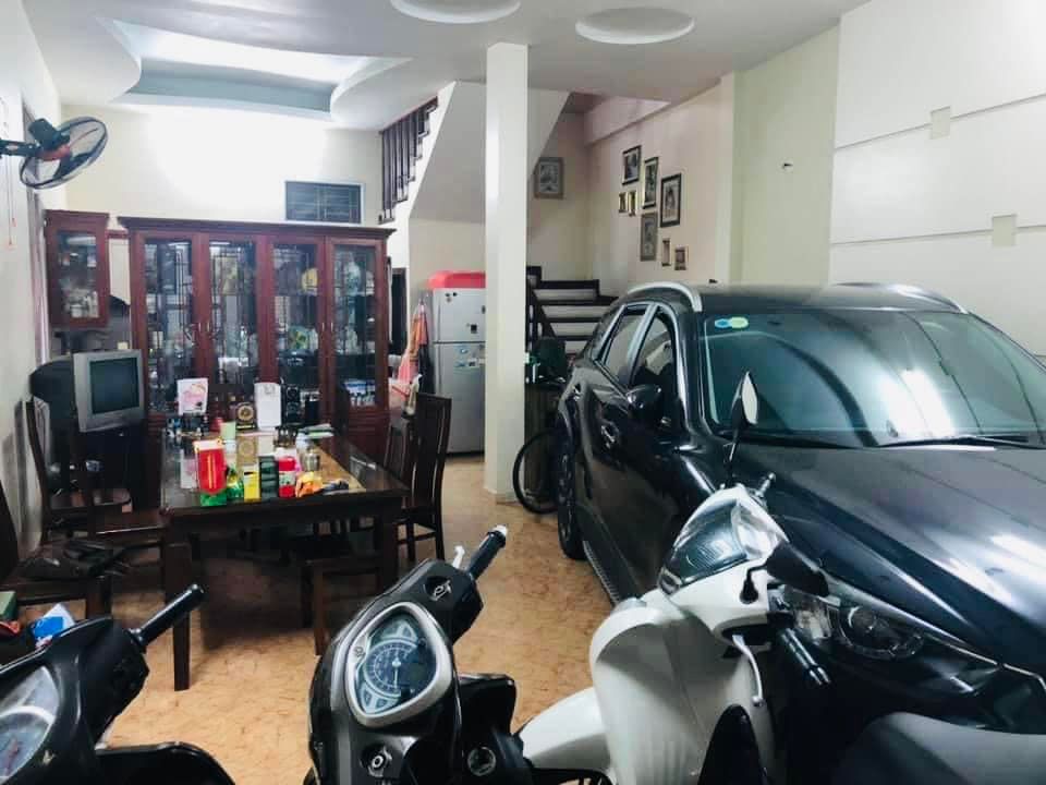 Bán nhà 5 tầng, gara oto, nở hậu, oto tránh kinh doanh phố Hoàng Cầu, Đống Đa
