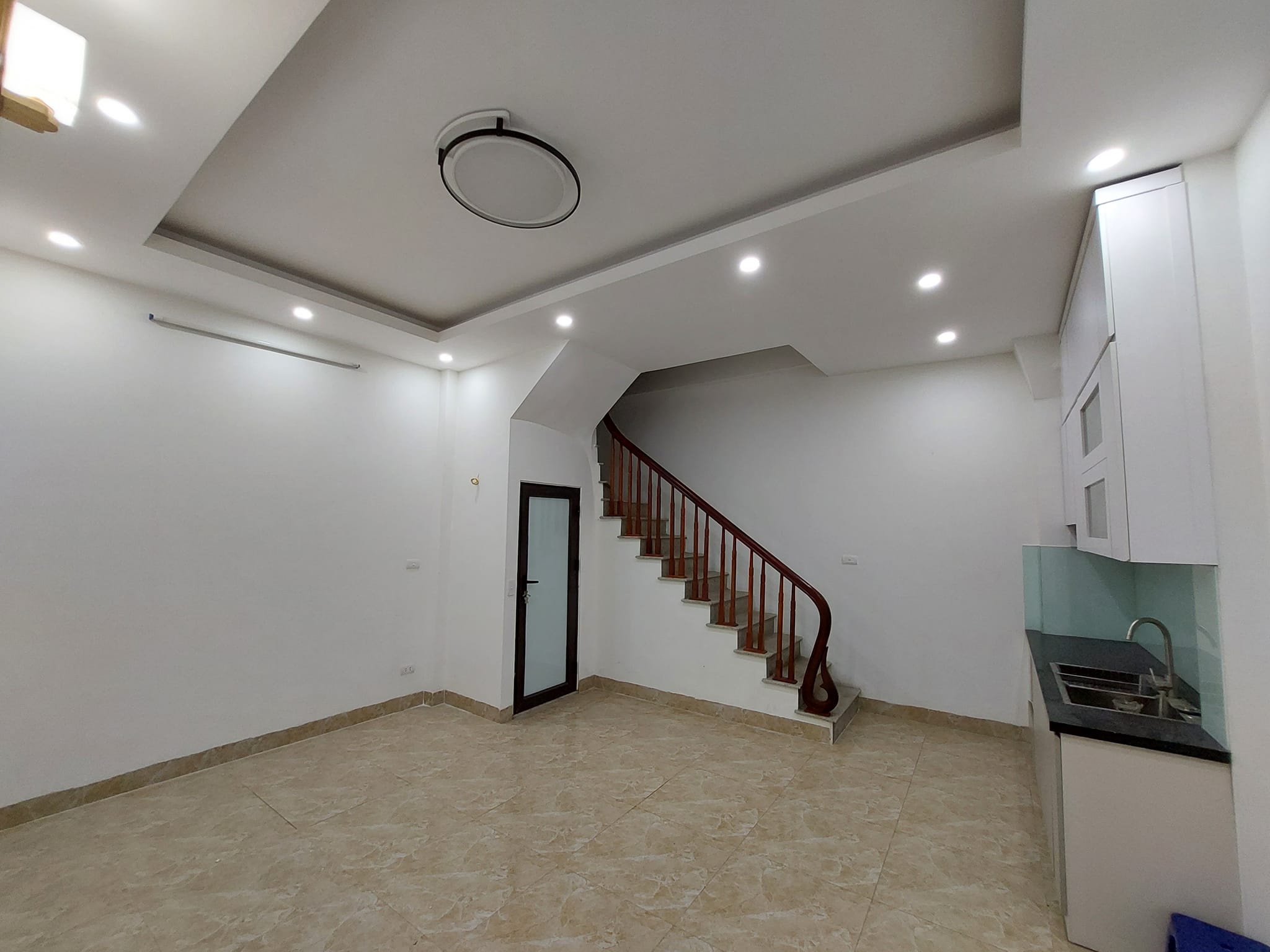 BÁN NHÀ HOÀNG HOA THÁM, NGÕ THÔNG, NHÀ ĐẸP, 5 TẦNG NHỈNH 4 TỶ.