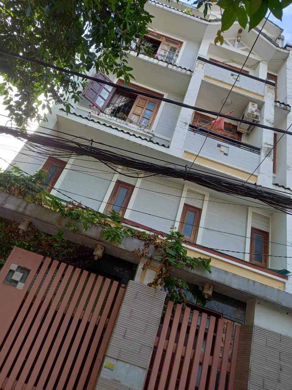 Nguyễn Xí – 6.5*27 – 5 tầng – gần ngay Vincom – xe hơi vào nhà