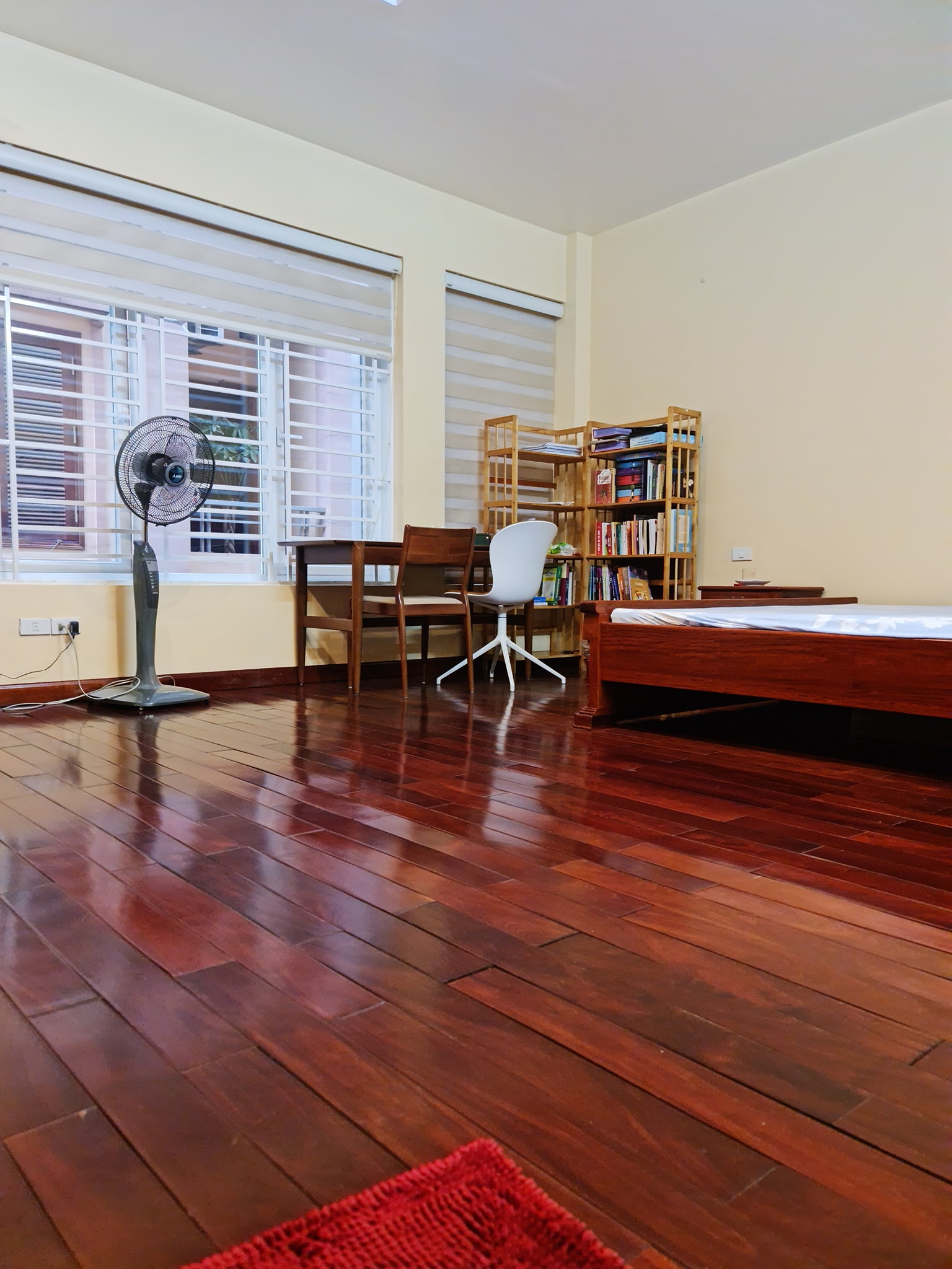 Bán nhà riêng Trung Kính, Mạc Thái Tổ, phân lô, Ô tô tránh 60m2, 5 tầng, giá 15 tỷ