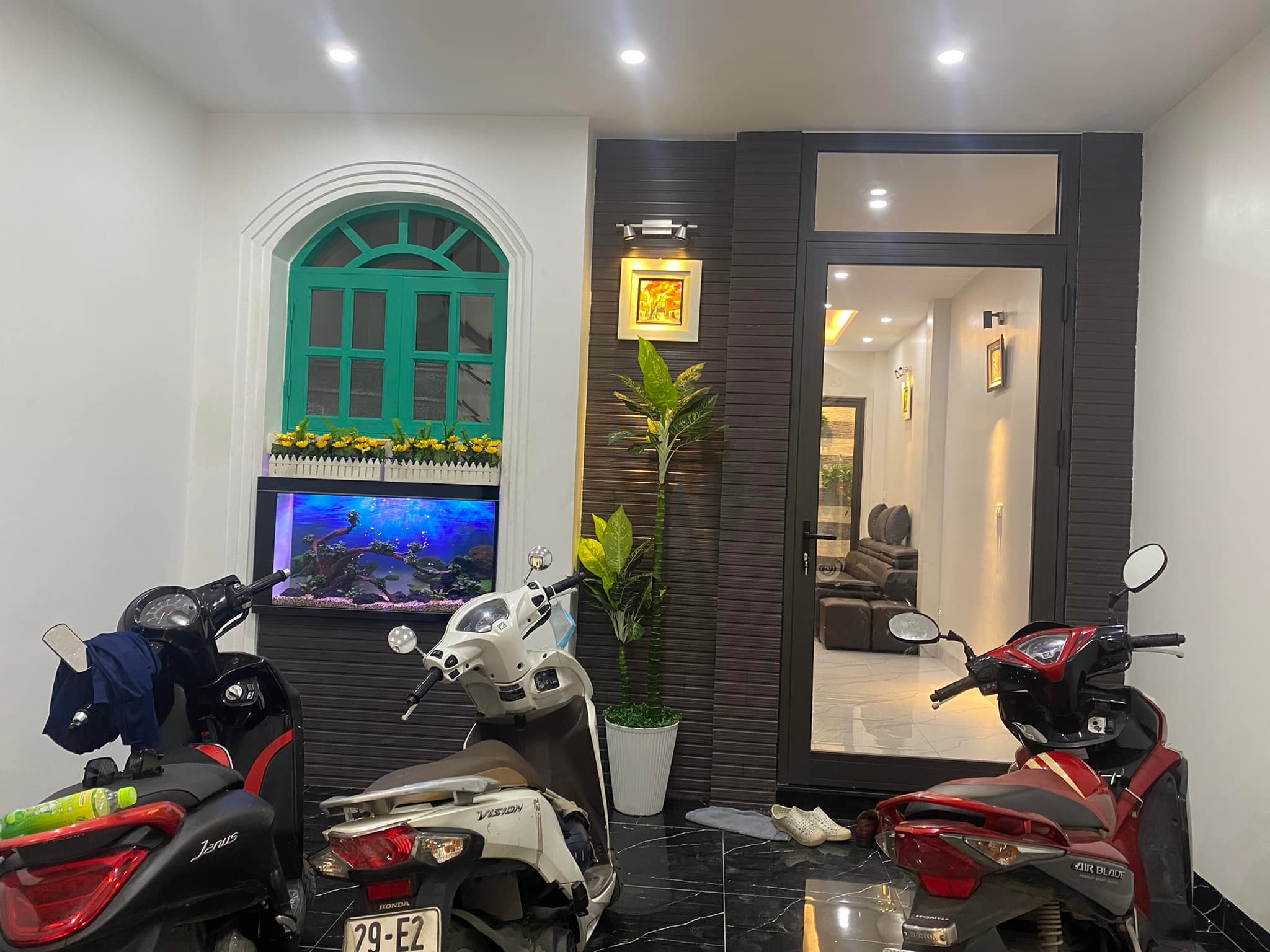 Bán nhà Văn Cao, Ba Đình, nhà siêu đẹp, thang máy, về ở luôn, DT 55m, nhỉnh 8 tỷ.