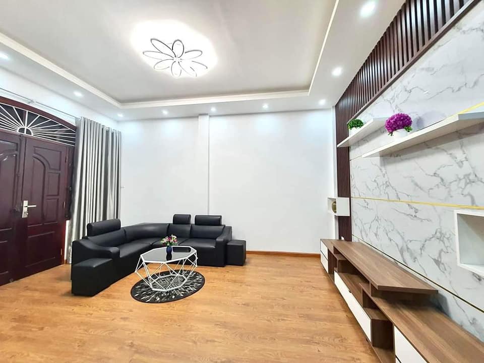 Cách mặt phố Chính Kinh 1 nhà- ô tô đỗ cổng- 76m2, 5T, MT 5.5m, sổ nở hậu, chỉ 7 tỷ