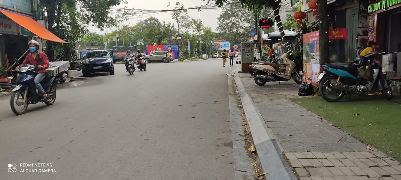 Mặt ngõ 612 Lạc Long Quân 50m2, vỉa hè 3m, ô tô dừng đỗ, kinh doanh vô đối, 20.8 tỷ