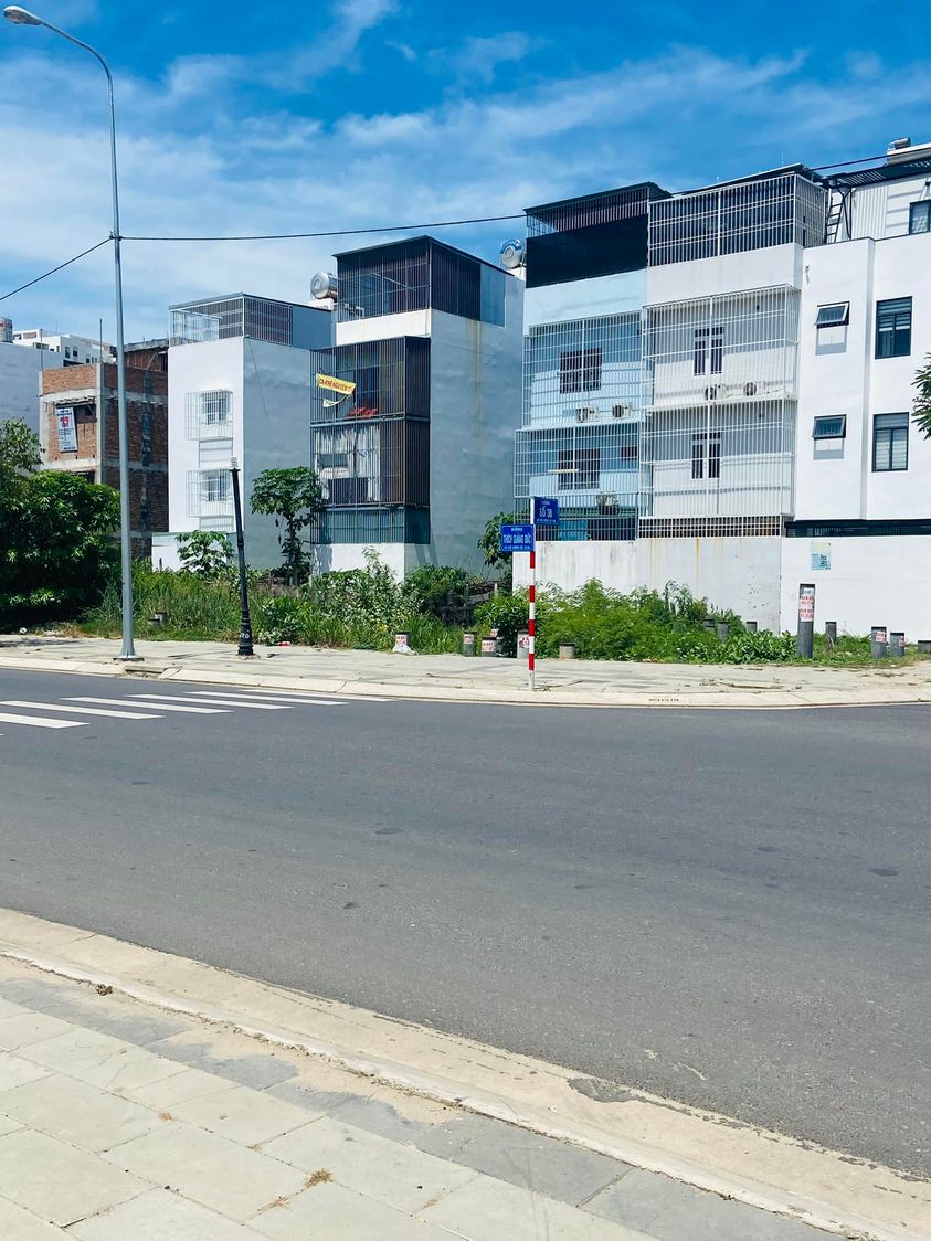 CẦN BÁN LÔ ĐẤT VỊ TRÍ ĐẸP MẶT TIỀN ĐƯỜNG SỐ 4