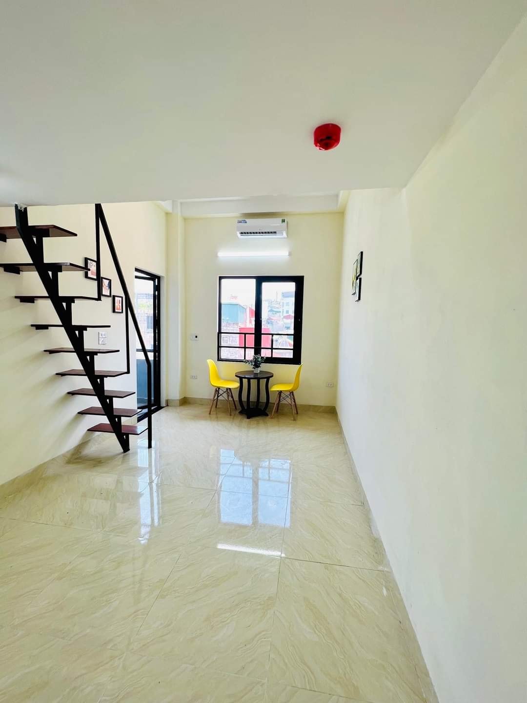 Chính chủ bán gấp nhà NGÃ TƯ SỞ 70m2, thang máy, kinh doanh, chỉ 10.5 tỷ