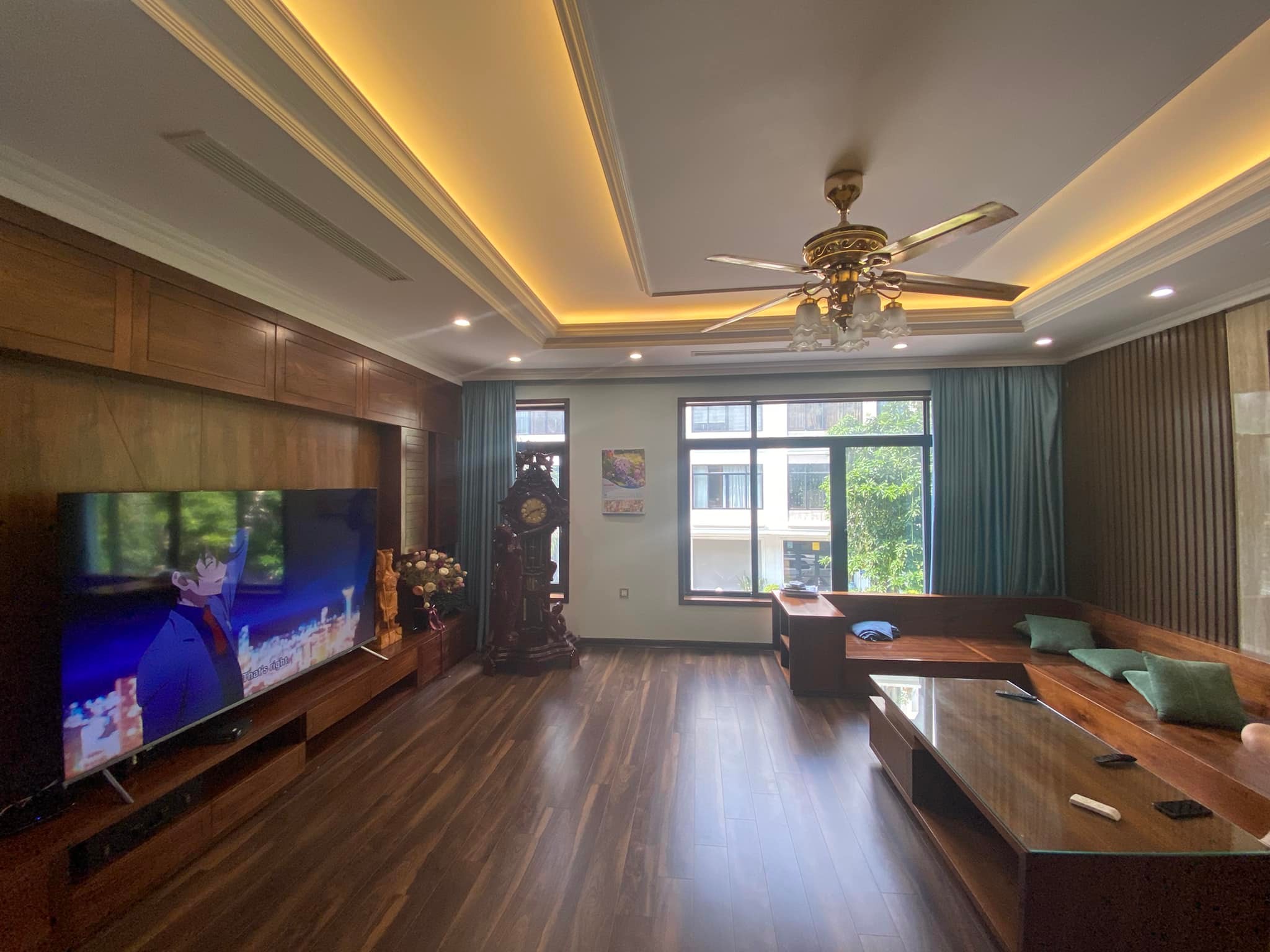 Biệt thự Vinhomes Hàm Nghi 93m2x5T, MT 6m, tặng nội thất 7 tỷ, thang máy, 27.5 tỷ