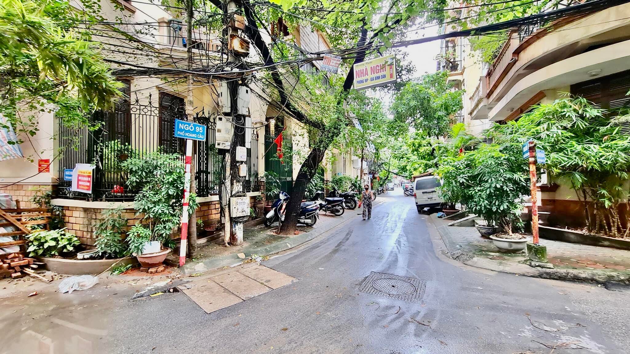 Bán gấp nhà phố Hoàng Cầu, ô tô dừng đỗ ngày đêm, kinh doanh đỉnh