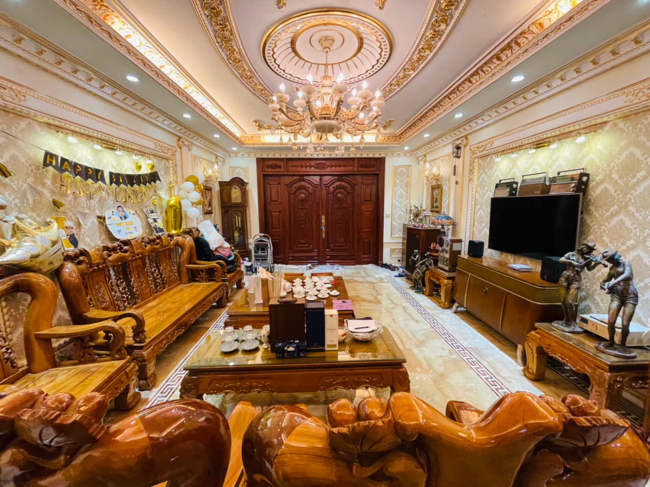 SIÊU PHẨM DÁT VÀNG 18K. BIỆT THỰ THANH XUÂN.