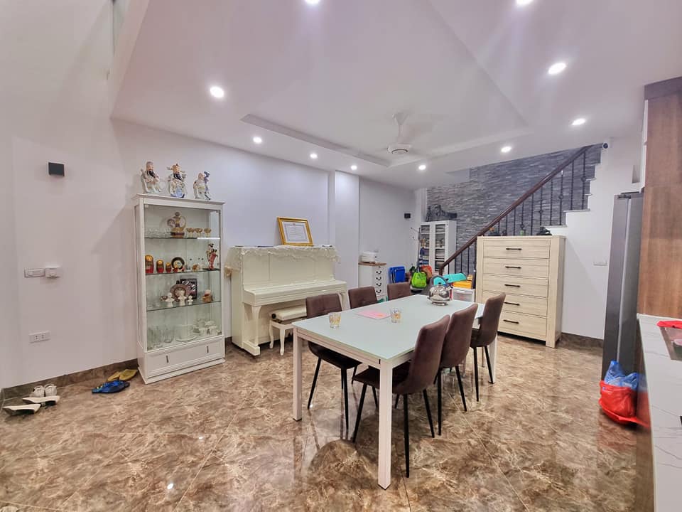 Bán nhà Phố Đông Tác, Đống Đa , Nhà Đẹp . Giá 6.9 tỷ