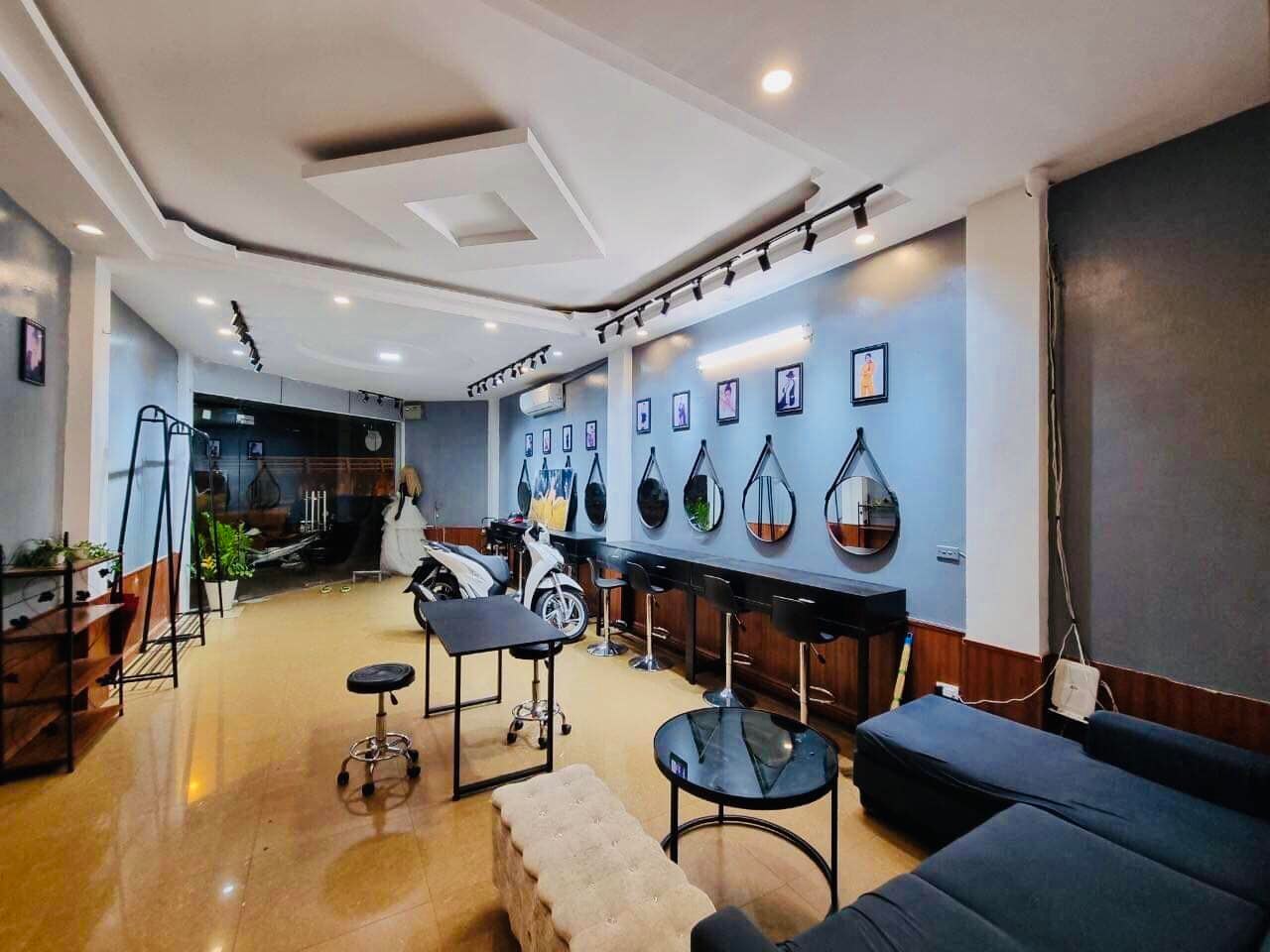 Mặt phố Miếu Đầm 60m2x5T, MT 4m7, lô góc vỉa hè đá bóng, kinh doanh đỉnh, 12.6 tỷ