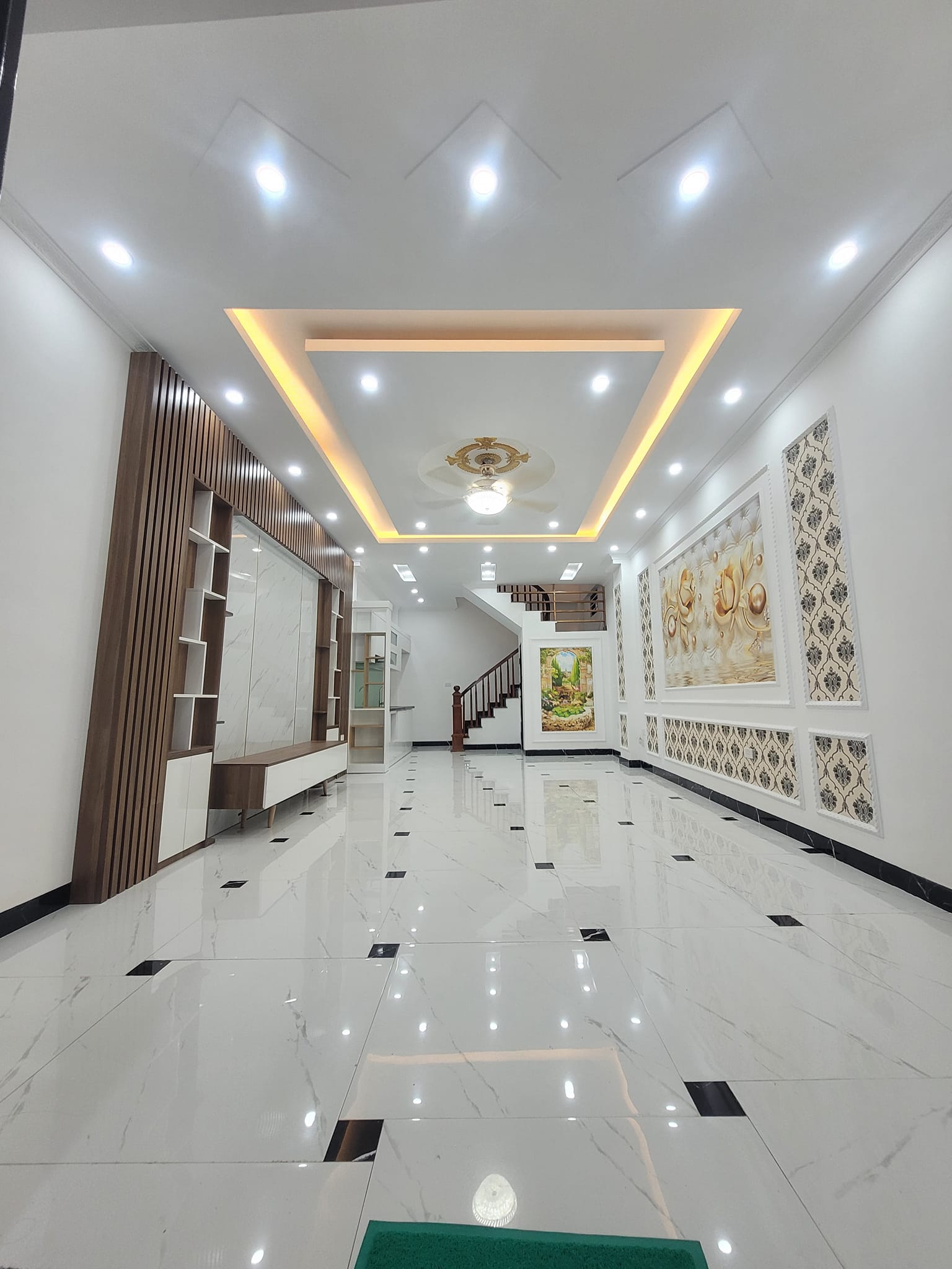 Bán nhà Phố Bùi Xương Trạch, Thanh Xuân. Dt 42m 6 tầng Mt 4,2m. Giá 5,6 tỷ.