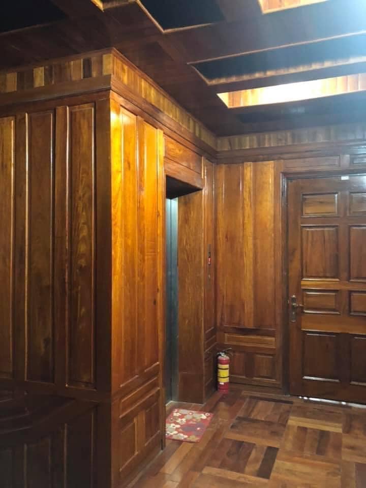 Bán nhà Lạc Long Quân, 7 tầng thang máy, Ô tô tránh, vỉa hè rộng, nội thất đẳng cấp