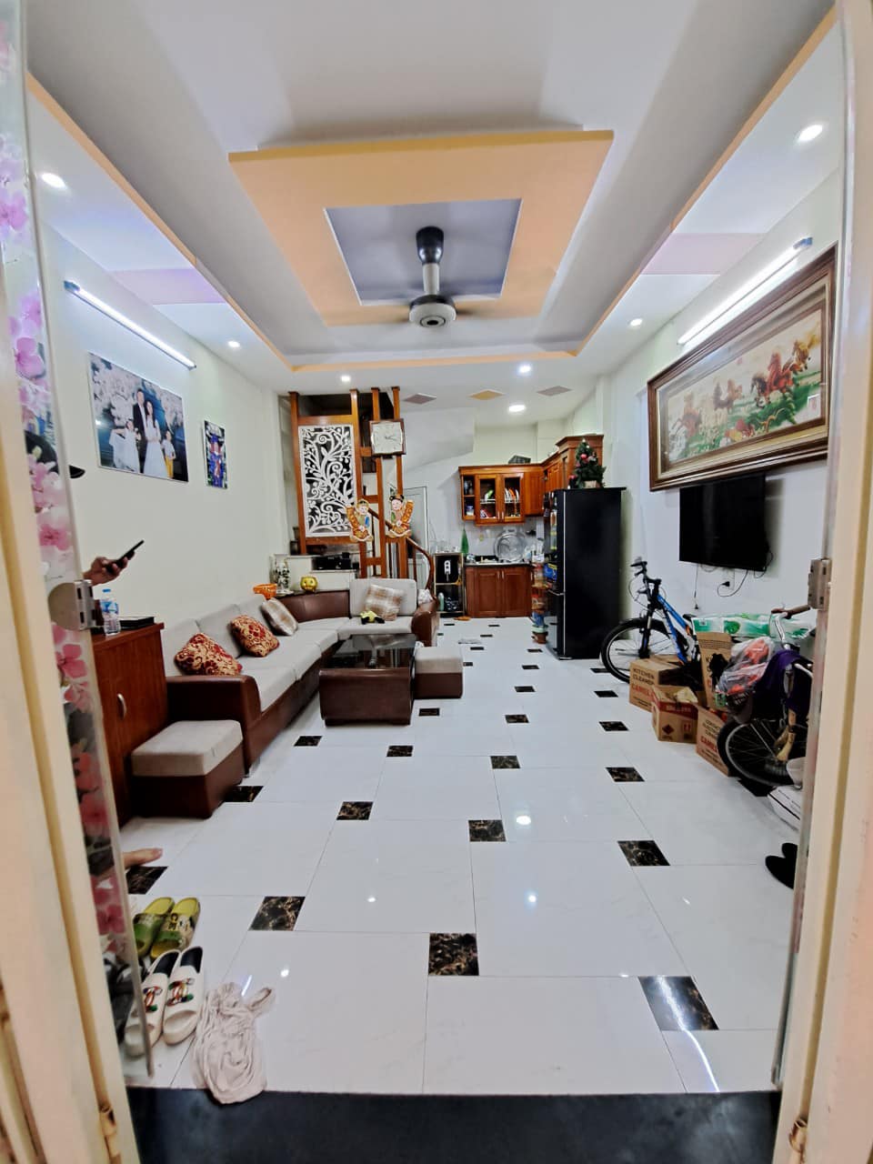 Bán gấp nhà Xuân Đỉnh, 52m2, 5T, mặt tiền 4m ôtô đỗ cửa giá 5,45 tỷ.