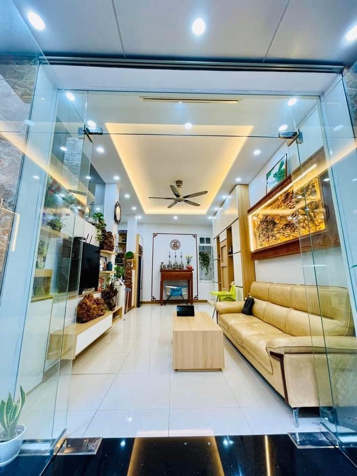 Nhà đẹp phố Hồng Mai - Bạch Mai, 5 tầng ô tô đỗ cửa, kinh doanh bất chấp mọi loại hình dịch vụ