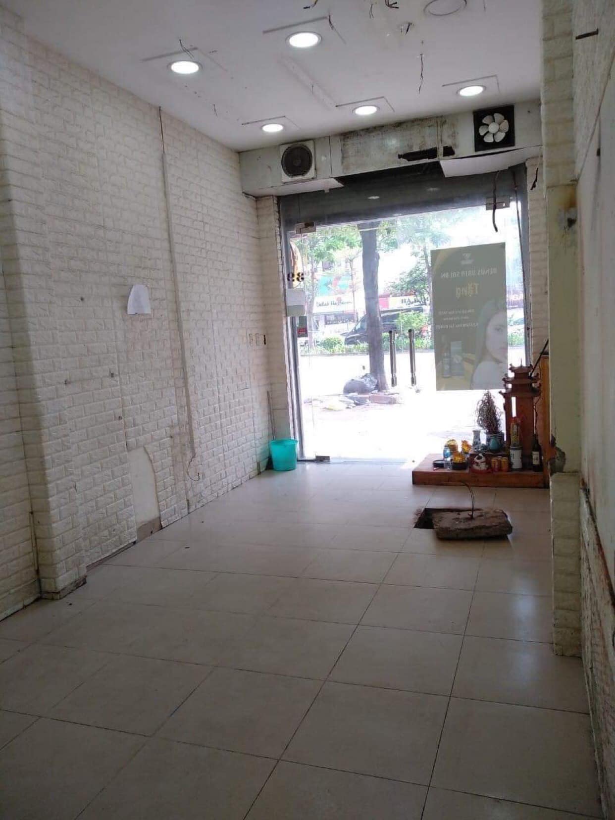 Bán gấp nhà mặt phố Xã Đàn, lô góc, vỉa hè đá bóng, kD mọi loại hình