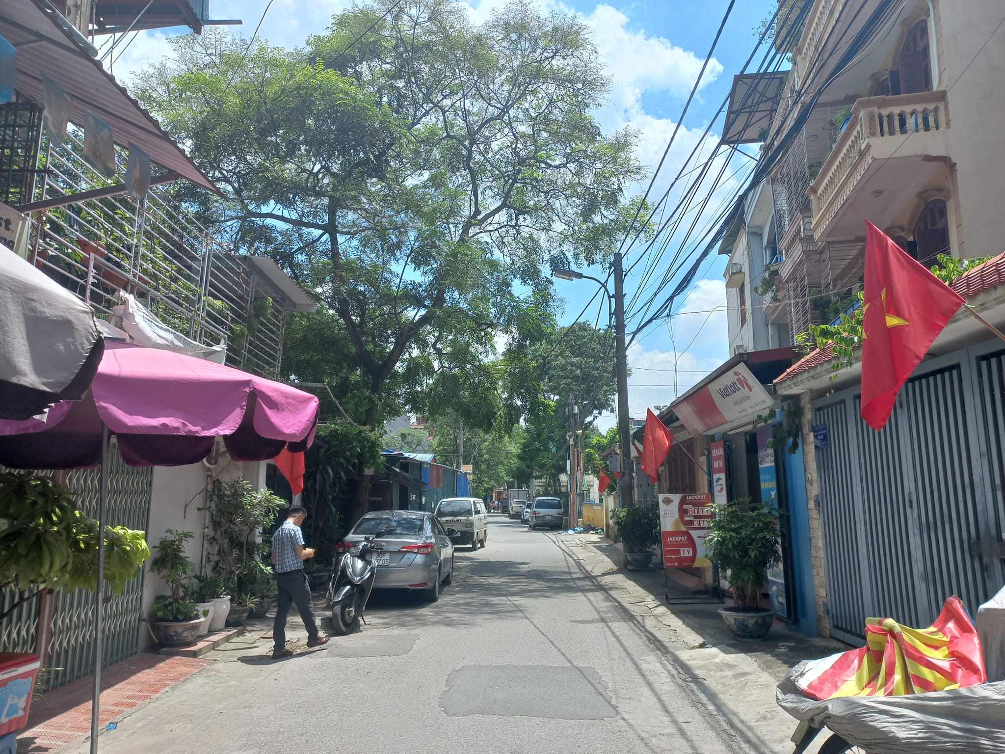 Mặt ngõ Mai Dịch 82m2x4T, MT 4m3, phân lô 2 ô tô tránh, kinh doanh tốt, 17.5 tỷ