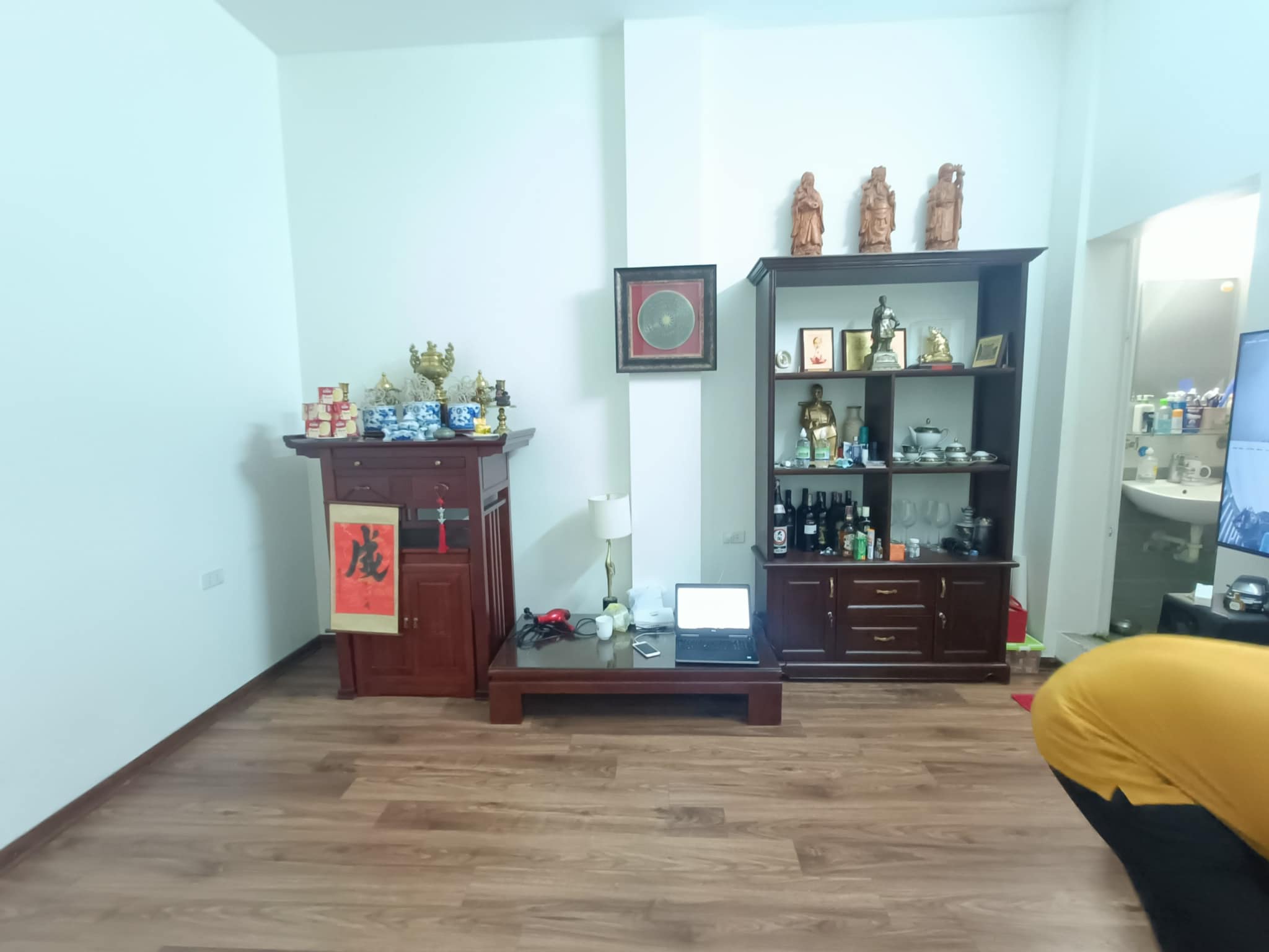 Bán nhà nhỉnh 2 tỷ, kinh doanh nhỏ, 4 tầng, cơi nới 35m2 rộng thoáng hiếm có.