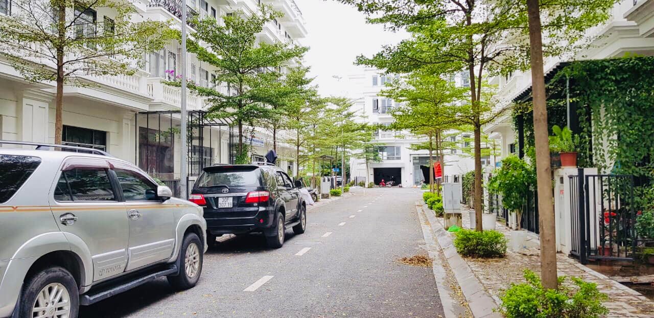 Nhà KĐT Vinadic Phú Diễn 56/76m2x5T, MT 4m5, phân lô vỉa hè ô tô tránh, 2 thoáng, 12.3 tỷ