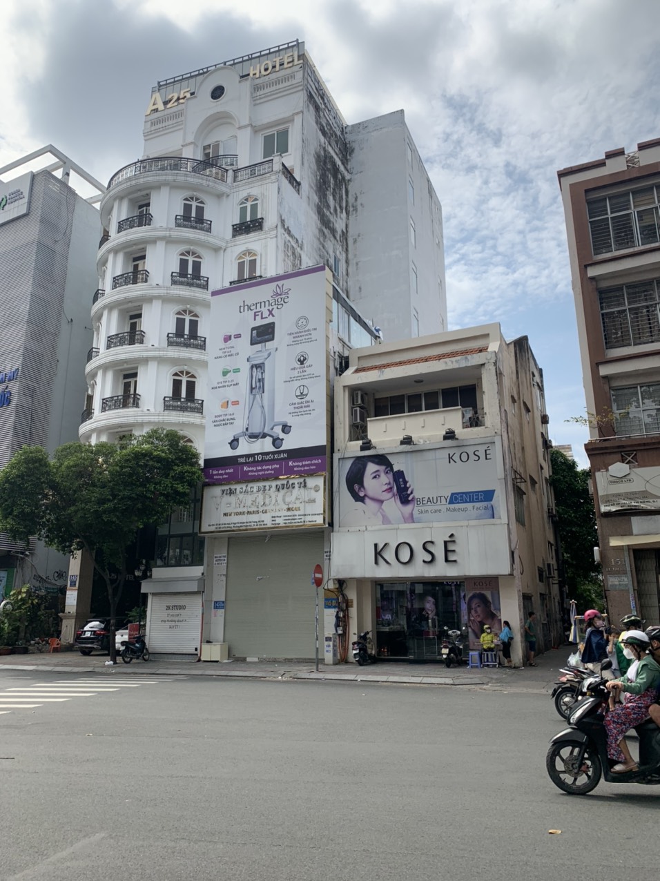 Bán nhà Quận 3 chỉ 30tỷ mặt tiền Võ Văn Tần 4.6x14 gần 60m2 hợp đồng thuê 55tr/tháng