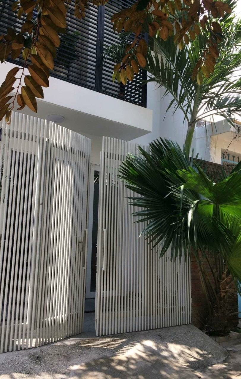 Nhà đẹp Phú Nhuận, Thích Quảng Đức, 5 x 11m, 2 lầu, 7.5 Tỷ, 3PN.