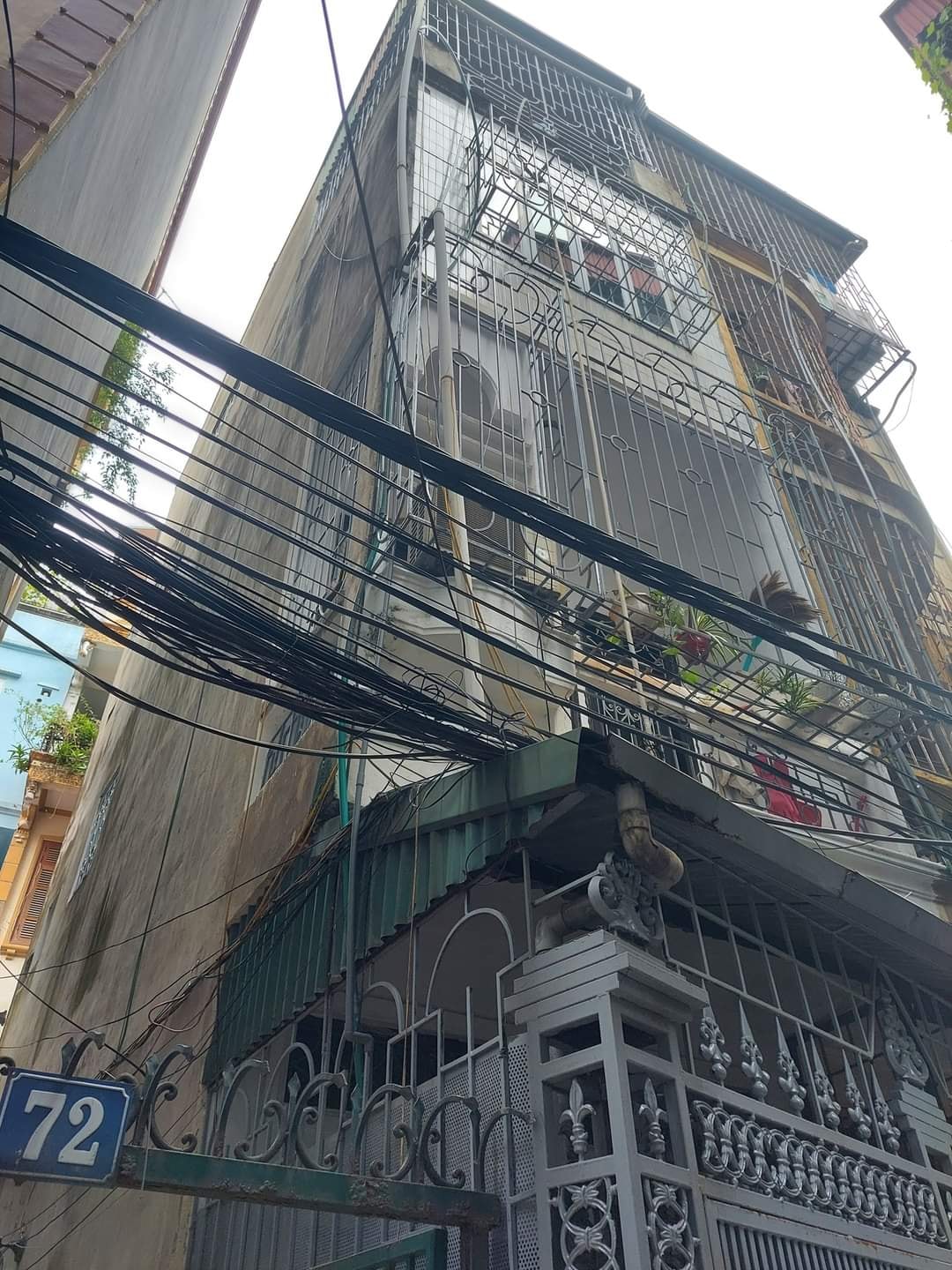 Bán nhà tại Thái Thịnh diện tích 31m2 , 4 tầng , giá 3.92 tỷ .