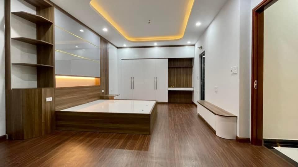 Bán nhà mặt phố Trường Chinh, Đống Đa 110m, 3 tầng, mt 5.5m. Giá: 35 tỷ