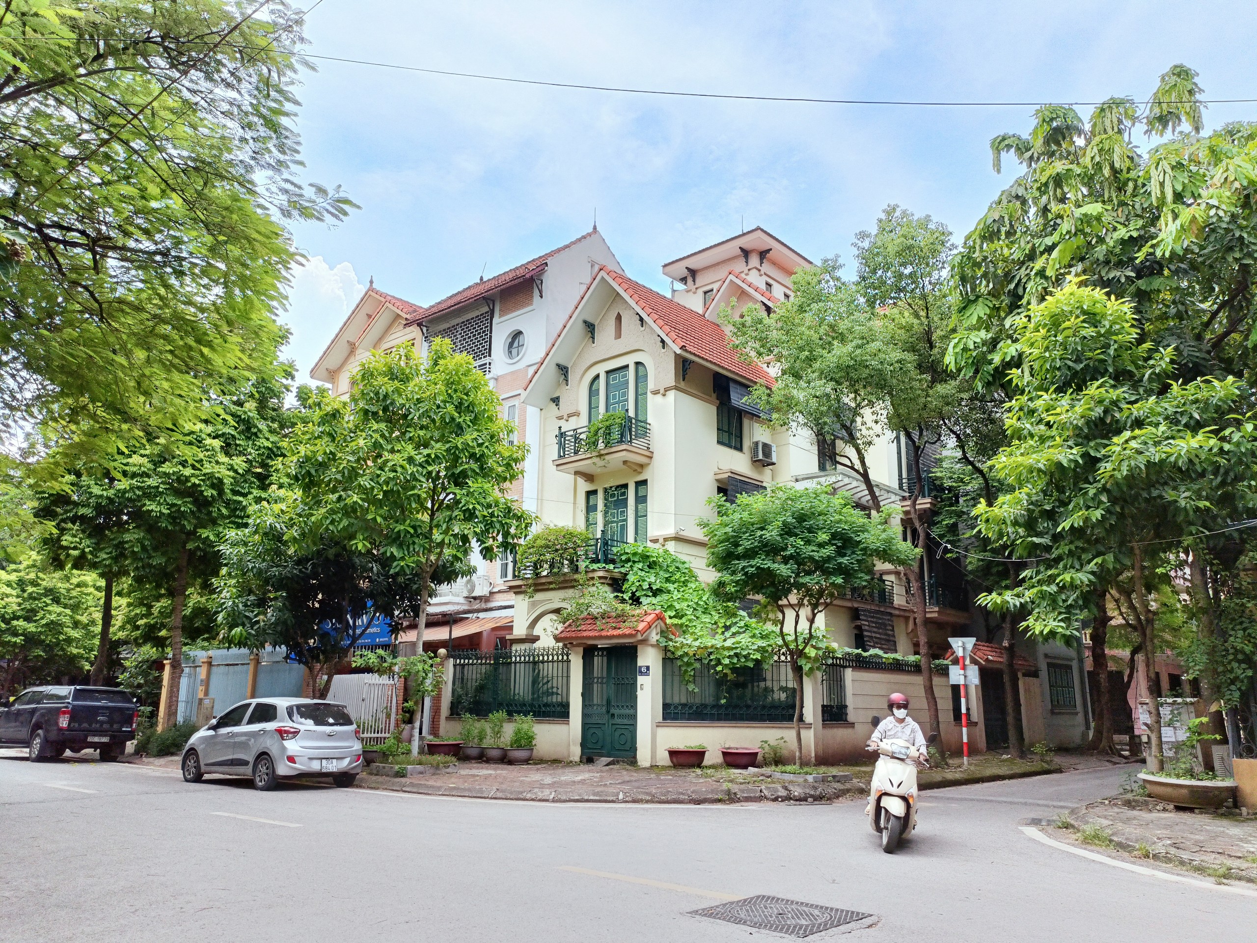  230m2