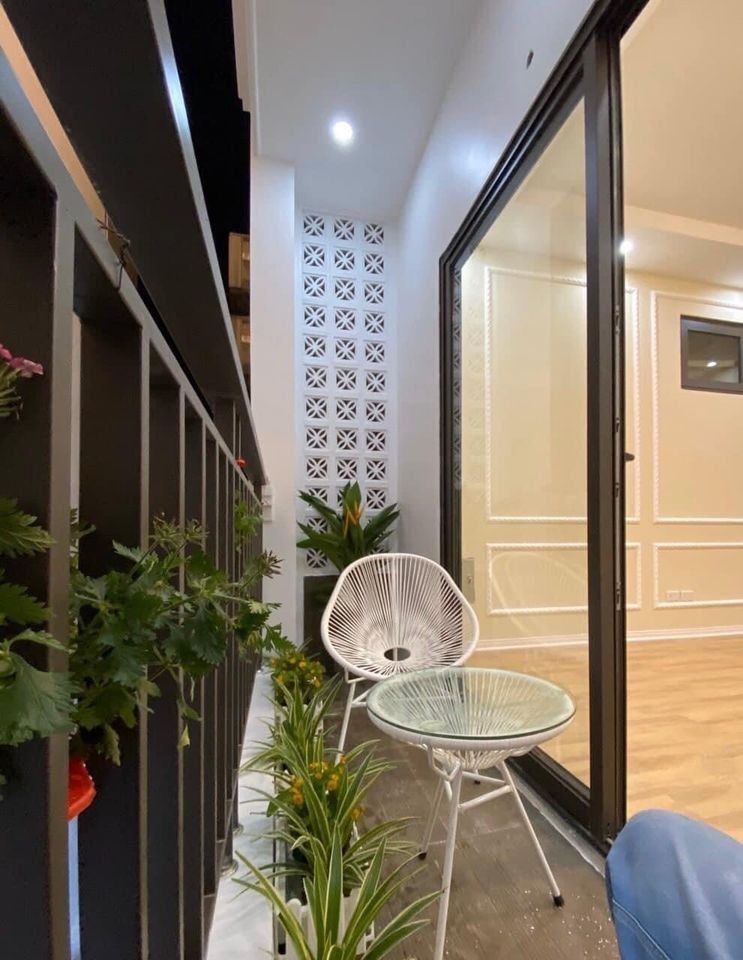 Nhà mặt phố Đào Tấn ở quận Ba Đình, có 9 tầng thang máy được xây mới, 30 phòng cho thuê, doanh thu>500 triệu đồng