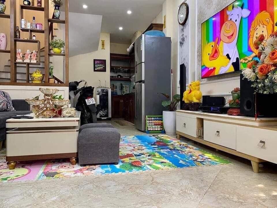 Bán nhà riêng 5 tầng Nguyễn An Ninh vị trí cực đẹp ngõ ô tô tránh, giá 4.5 tỷ.