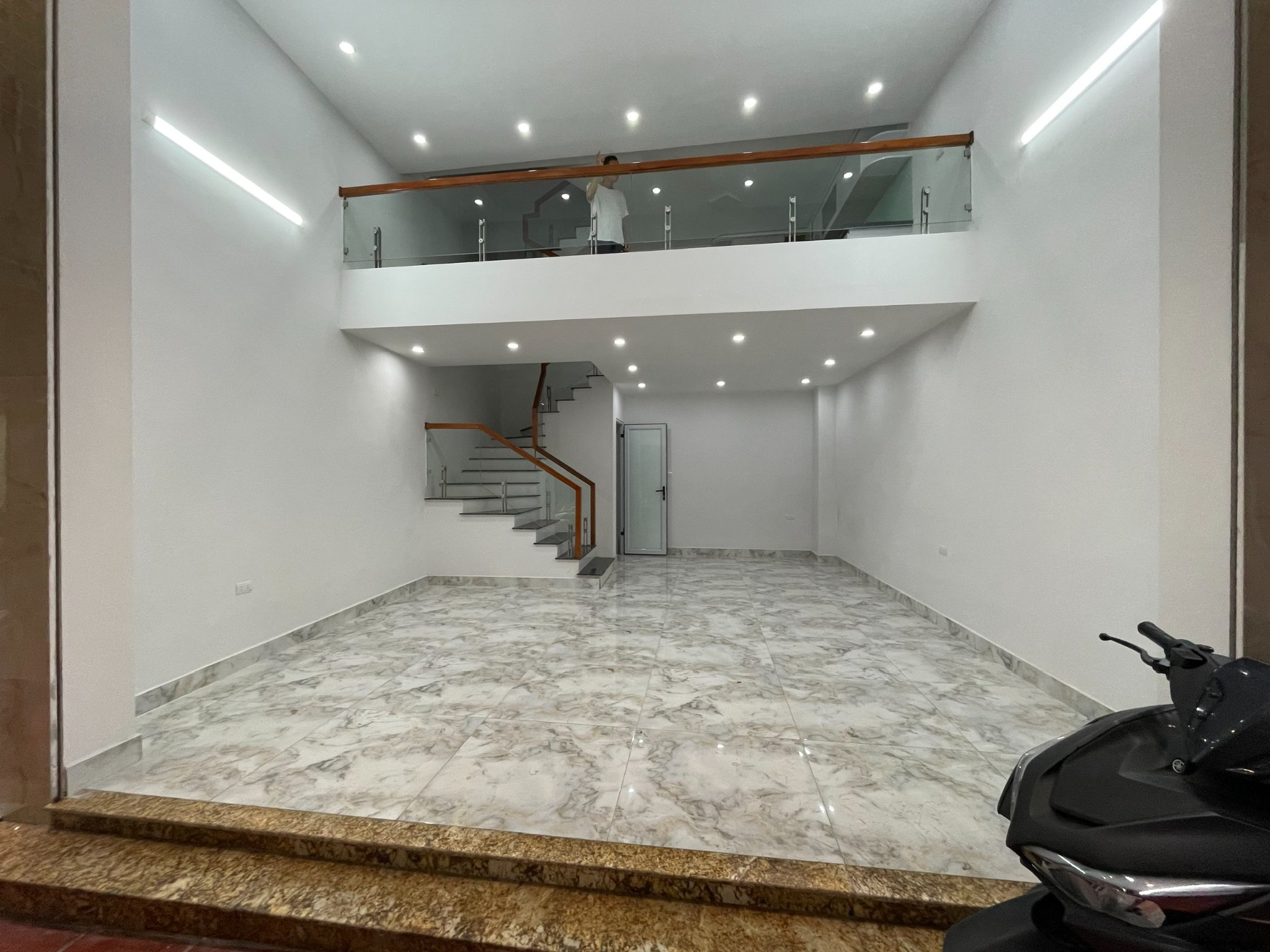 Bán nhà ngõ THÔNG PHONG, TÔN ĐỨC THẮNG, ĐỐNG ĐA, 7m RA MẶT NGÕ 37m2 x 5T 5,7 tỷ.