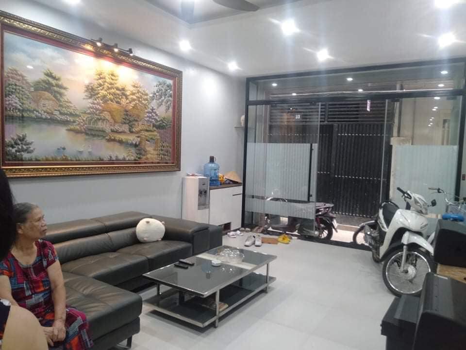 Bán nhà đẹp ở ngay Võng Thị- Tây Hồ, 2 thoáng ngõ thông, 61m2 x4T, MT5m giá 7.3 tỷ.