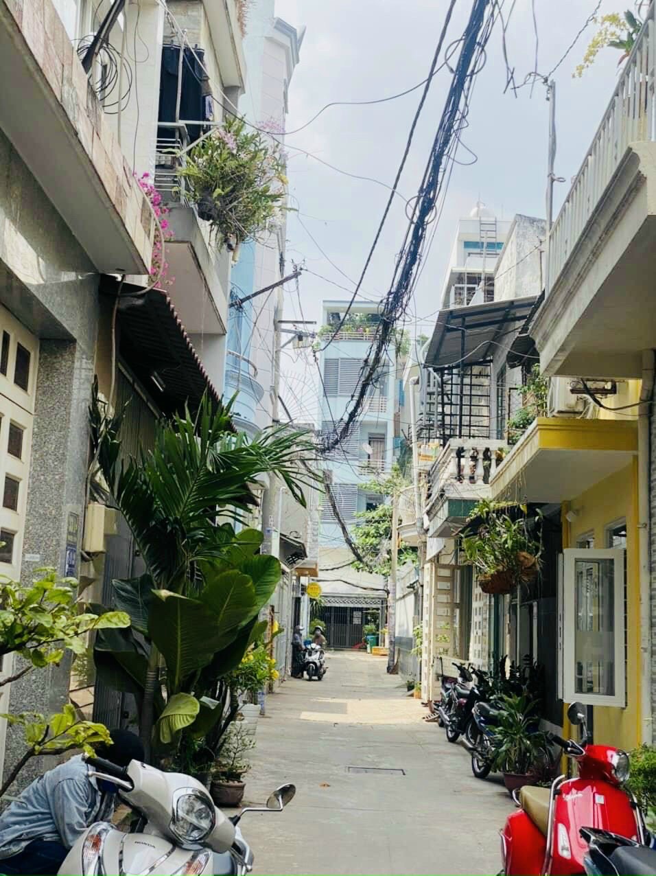 Nhà 2 lầu, Lương Ngọc Quyến, 4 x 10m, hẻm 3m, 4.6 tỷ, Bình Thạnh