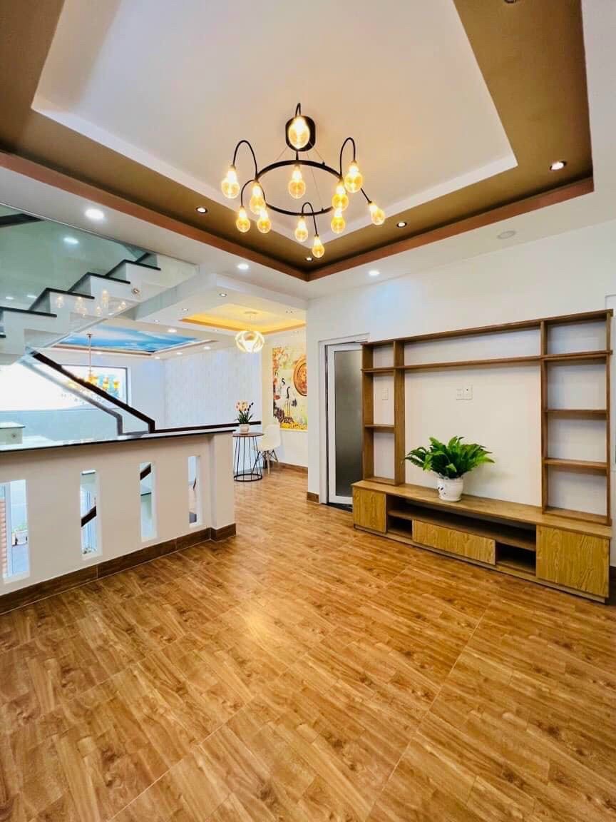 Nhà quá Đẹp, Tân Phú, 5 x 11.5m, 3 lầu, 7.9 Tỷ, Lũy Bán Bích