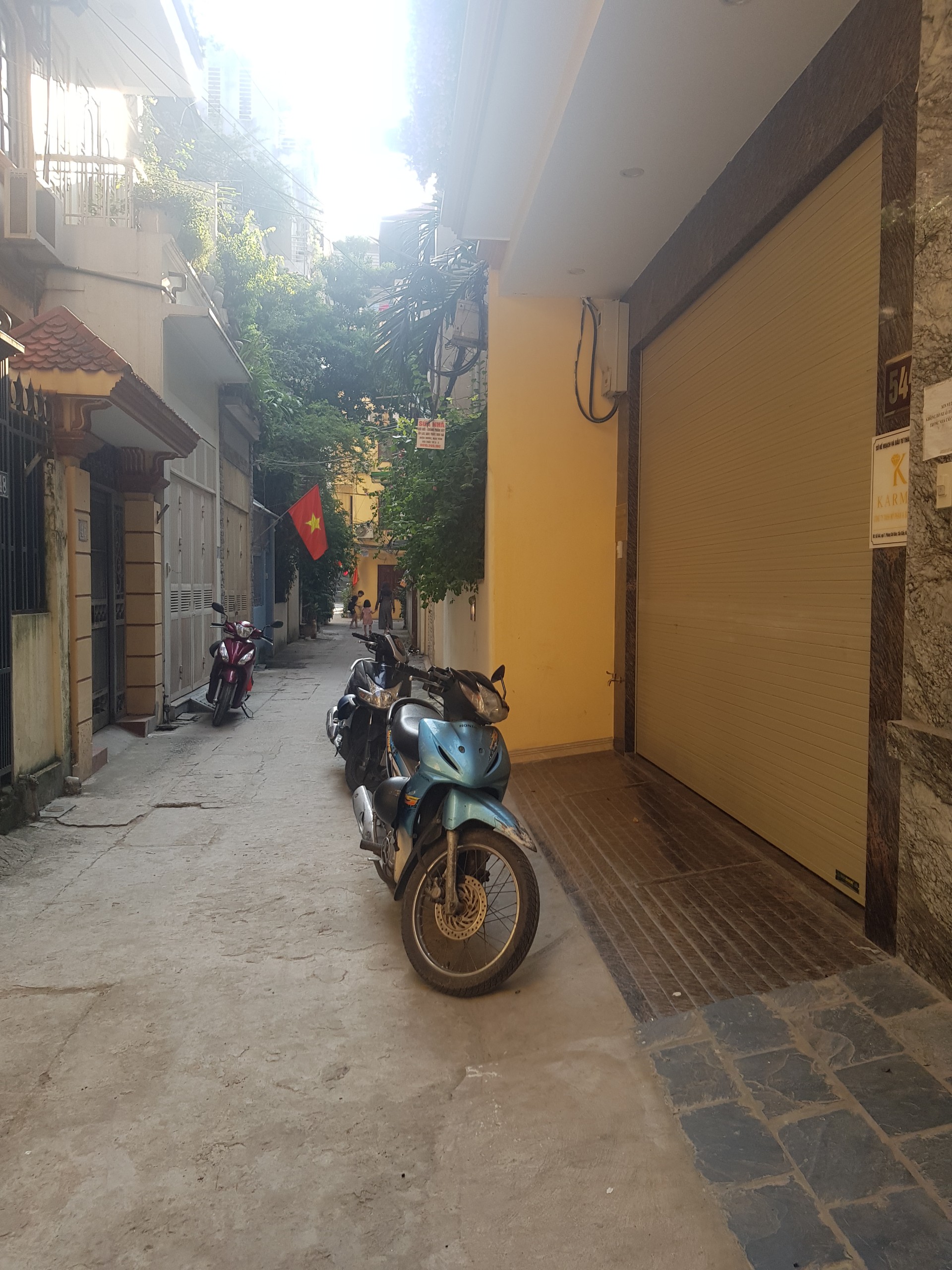 PHÙNG CHÍ KIÊN - PHÂN LÔ Ô TÔ TRÁNH - NHÀ ĐẸP FULL NỘI THẤT - 7 TẦNG THANG MÁY