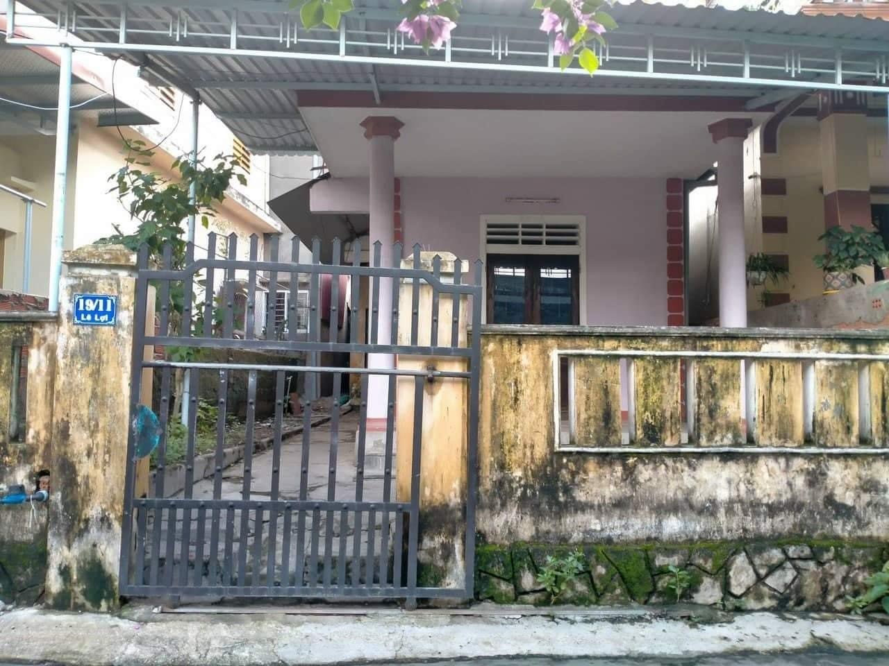 Bán nhà cấp 4 trong hẻm 19 lê lợi.tp đông hà.quảng trị.chưa 1lần trình làng