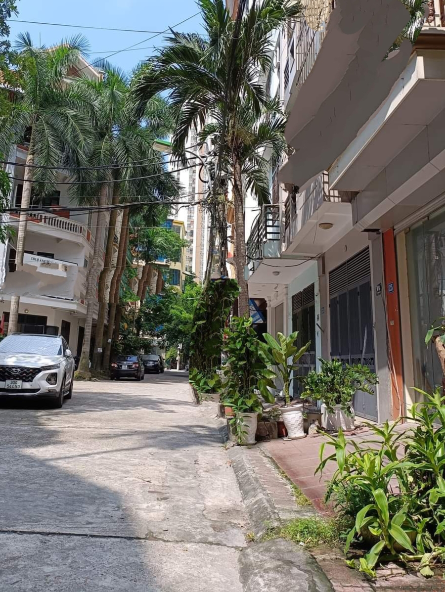 Bán nhà Mạc Thái Tổ - Quận Cầu Giấy - kinh doanh Văn Phòng - ô tô vào nhà - Ngõ ô tô tránh.